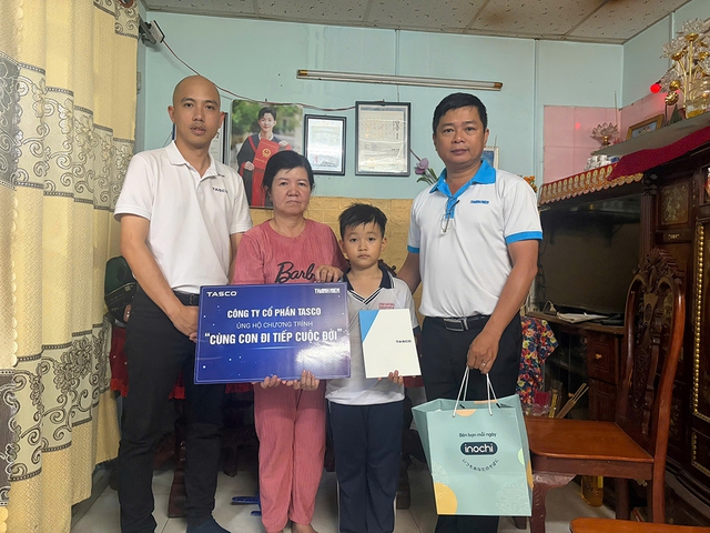 C&ocirc;ng ty cổ phần Tasco tiếp tục bảo trợ 3 trẻ mồ c&ocirc;i do Covid-19- Ảnh 1.