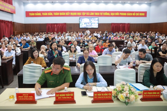 Thứ trưởng Bộ C&ocirc;ng an L&ecirc; Quốc H&ugrave;ng: Siết chặt thực phẩm bẩn để bảo vệ người d&acirc;n- Ảnh 5.