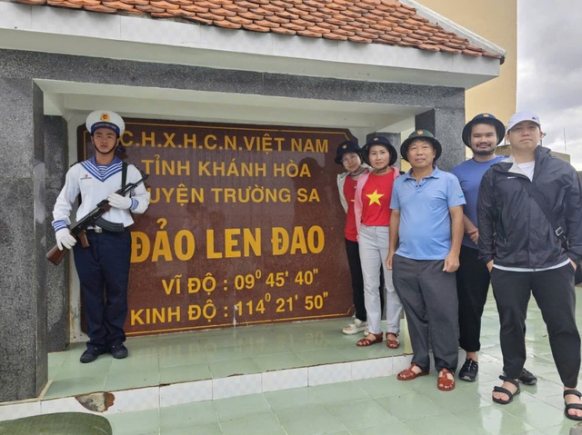 Nhạc sĩ Lê Tự Minh viết tình ca người lính biển   - Ảnh 1.
