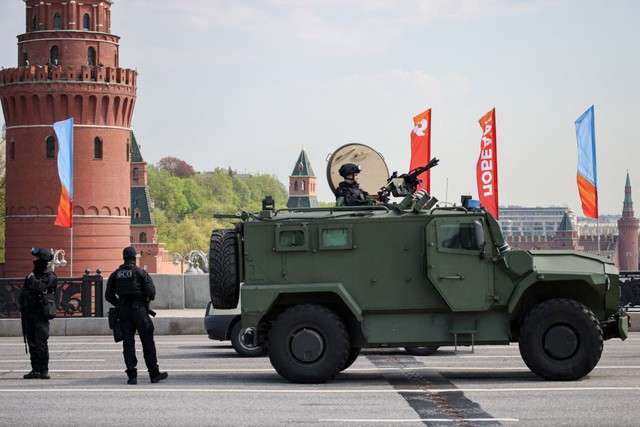  Nga - Ukraine tố nhau vi phạm lệnh ngừng bắn - Ảnh 1.