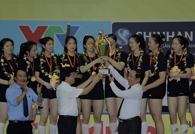Đội h&igrave;nh 'đẹp như mơ' của đội Trung Quốc ở giải b&oacute;ng chuyền VTV9 - B&igrave;nh Điền- Ảnh 1.