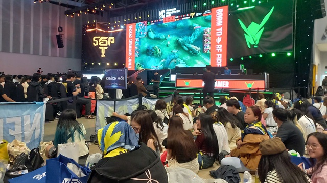 H&agrave;ng ngh&igrave;n bạn trẻ th&iacute;ch th&uacute; check-in ng&agrave;y hội game lớn nhất Việt Nam  - Ảnh 5.