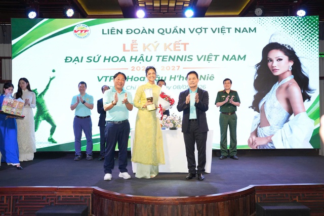 Li&ecirc;n đo&agrave;n Quần vợt Việt Nam kiện to&agrave;n bộ m&aacute;y: BLV Vũ Quang Huy l&agrave;m 'ph&oacute; tướng'- Ảnh 2.