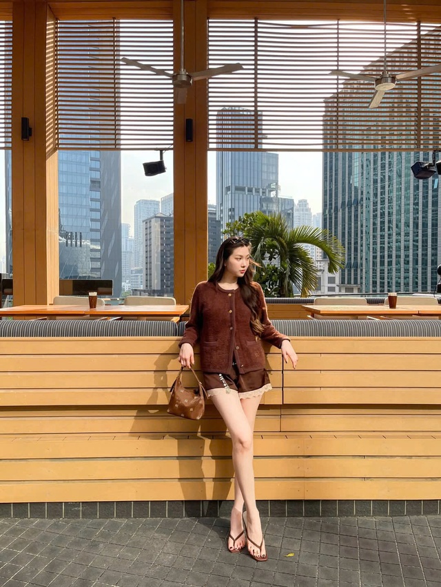 Diện quần shorts và dép xỏ ngón năng động cho ngày nắng- Ảnh 8.