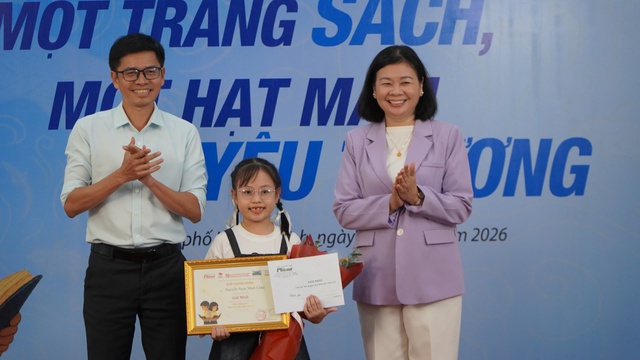 NSND Mỹ Uy&ecirc;n, NSƯT V&otilde; Minh L&acirc;m ngồi 'ghế n&oacute;ng' cuộc thi Kể chuyện s&aacute;ch thiếu nhi- Ảnh 1.