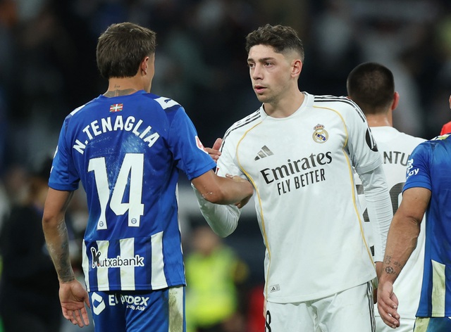 Valverde v&agrave; Tchouameni bị Real Madrid phạt h&agrave;ng chục tỉ đồng sau vụ ẩu đả - Ảnh 2.