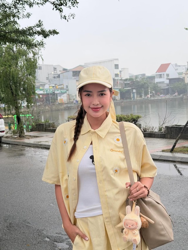 Chào hè năng động với những sắc vàng rực rỡ- Ảnh 2.