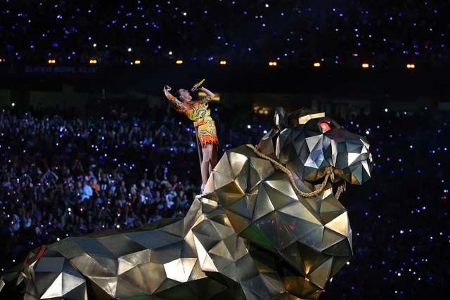 Katy Perry bị ch&ecirc; 'hết thời' sau th&ocirc;ng tin biểu diễn tại lễ khai mạc World Cup  - Ảnh 2.