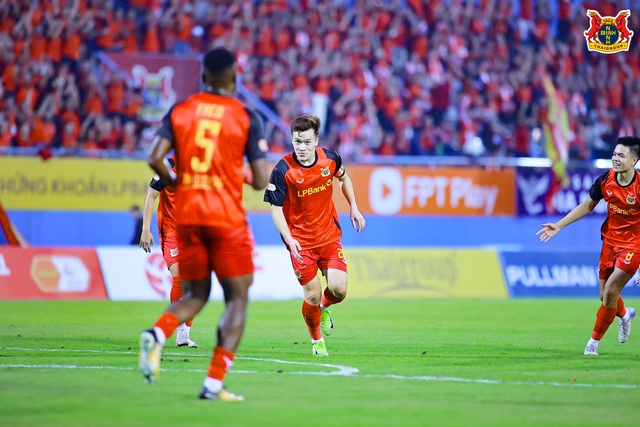 Chỉ 1 Ho&agrave;ng Đức vẫn gi&uacute;p Ninh B&igrave;nh thắng dễ đội kh&oacute; chịu nhất V-League- Ảnh 3.