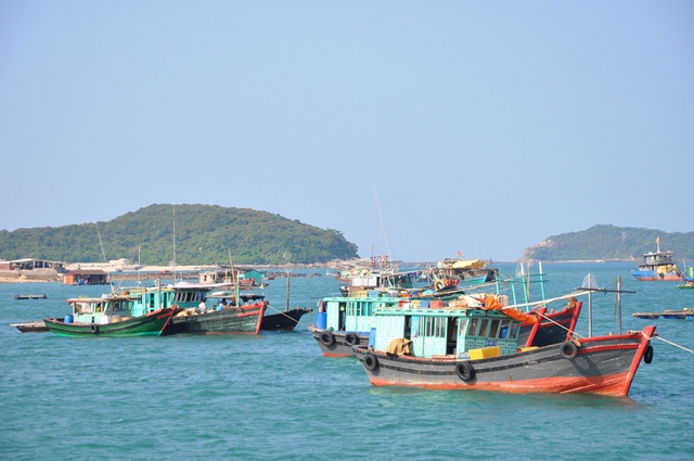 T&igrave;m kiếm ngư d&acirc;n mất t&iacute;ch sau vụ đắm thuyền ở C&ocirc; T&ocirc;- Ảnh 1.