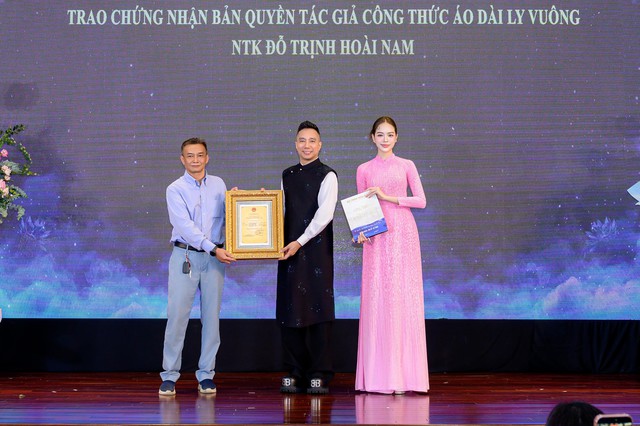 NTK Đỗ Trịnh Hoài Nam ra mắt cuốn sách công thức áo dài ly vuông - Ảnh 3.