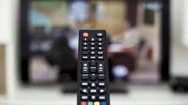 L&yacute; do khiến remote TV đa năng dần 'thất sủng' - Ảnh 1.