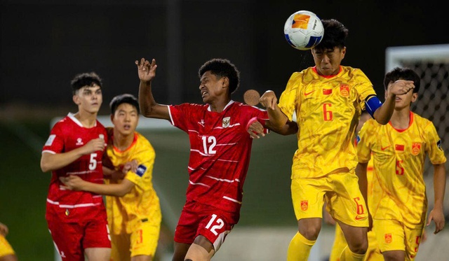 U.17 Indonesia trả gi&aacute; đắt v&igrave; phung ph&iacute; cơ hội, thua cho&aacute;ng v&aacute;ng Qatar: Chưa thể v&agrave;o tứ kết- Ảnh 1.