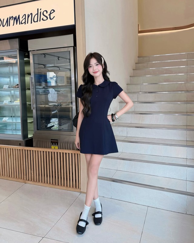 Công thức mặc sang, chuẩn gu thời thượng với tông màu xanh than- Ảnh 5. Công thức mặc sang, chuẩn gu thời thượng với tông màu xanh than- Ảnh 5.