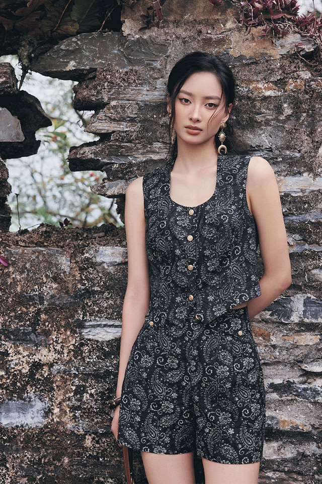 Đánh thức thị giác ngày hè bằng trang phục họa tiết paisley- Ảnh 8.