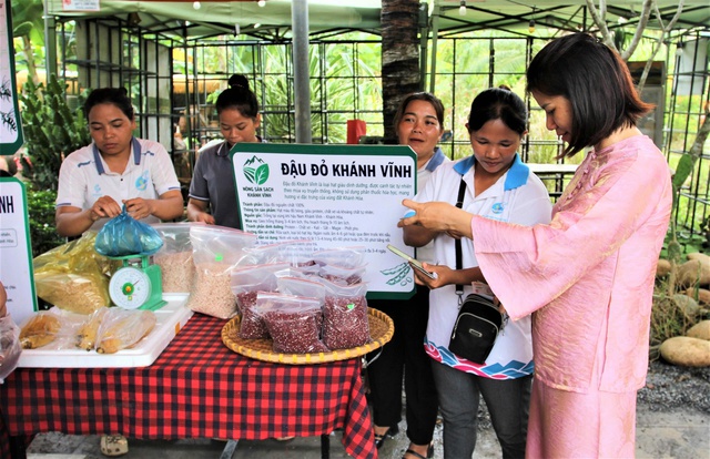 Kh&aacute;nh Vĩnh khai trương m&ocirc; h&igrave;nh kh&ocirc;ng gian n&ocirc;ng sản sạch- Ảnh 2.