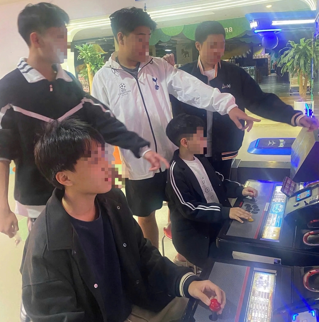 Mùa hè… lạnh đang diễn ra ở thành phố - Ảnh 5.
