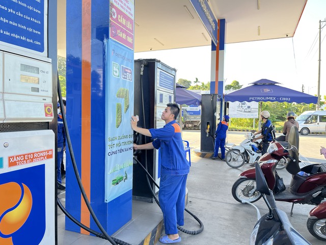 Từ h&ocirc;m nay, dừng lưu h&agrave;nh xăng RON95, RON97, chỉ b&aacute;n phổ biến xăng E10- Ảnh 1.