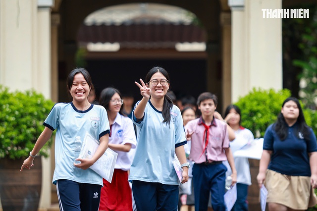 Đề văn hỏi 'thiếu cảm x&uacute;c', th&iacute; sinh dẫn chứng hoa hậu Hương Giang, T&ocirc;n Hoa Sen - Ảnh 1.