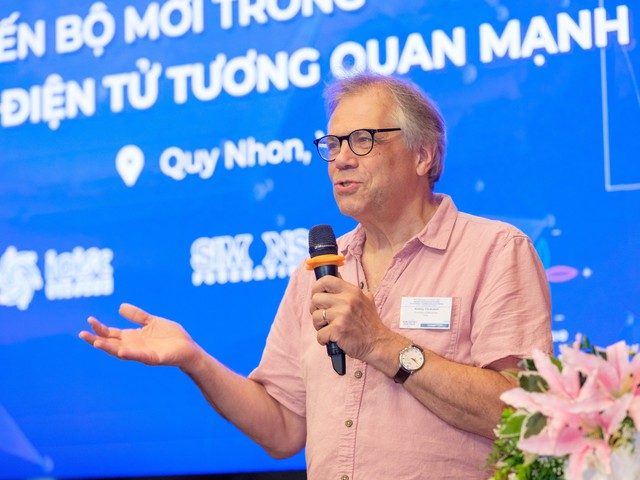 GS Đàm Thanh Sơn đến Gia Lai dự hội thảo vật lý lượng tử - Ảnh 2.