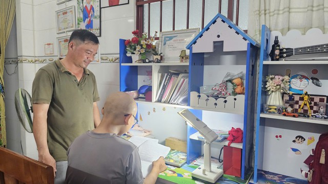 Xin giúp một học sinh nghèo trị bệnh để tiếp tục đến trường- Ảnh 1. Xin giúp một học sinh nghèo trị bệnh để tiếp tục đến trường- Ảnh 1.
