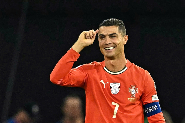 Bồ Đào Nha mạnh hơn nếu Ronaldo chấp nhận lùi lại- Ảnh 1. Bồ Đào Nha mạnh hơn nếu Ronaldo chấp nhận lùi lại- Ảnh 1.