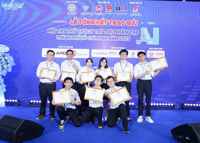 SIU AI Lab - Nơi sinh viên biến ý tưởng AI thành sản phẩm thực tế- Ảnh 2. SIU AI Lab - Nơi sinh viên biến ý tưởng AI thành sản phẩm thực tế- Ảnh 2.