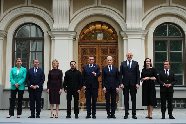 Loạt động thái mới của châu Âu đối với Ukraine - Ảnh 1.