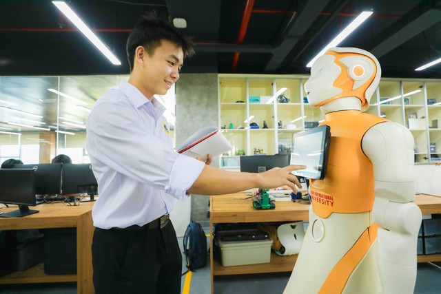 SIU AI Lab - Nơi sinh viên biến ý tưởng AI thành sản phẩm thực tế- Ảnh 3. SIU AI Lab - Nơi sinh viên biến ý tưởng AI thành sản phẩm thực tế- Ảnh 3.