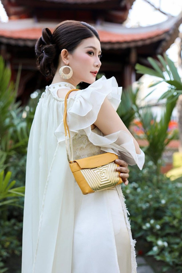 Tôn nét “sang xịn mịn” chỉ với đôi bông tai bản to - Ảnh 6.