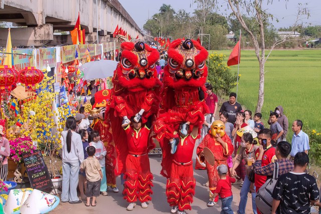 Từ ngày hội nghĩa tình đến những mùa xuân sẻ chia- Ảnh 1. Từ ngày hội nghĩa tình đến những mùa xuân sẻ chia- Ảnh 1.
