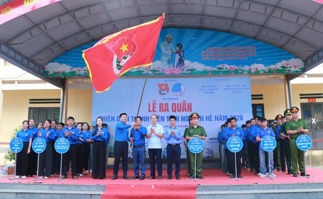 Tình nguyện hè trên vùng biên cương Tổ quốc - Ảnh 1.