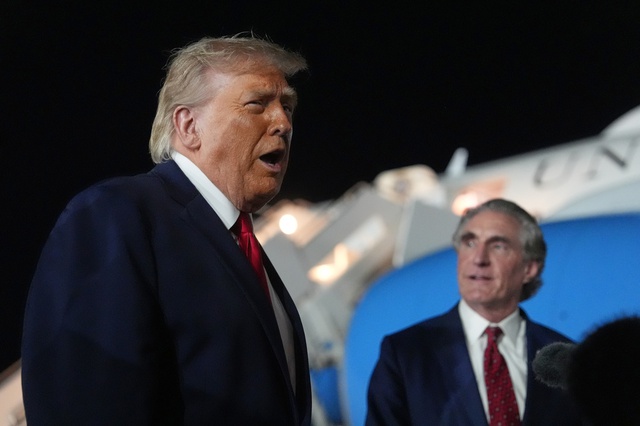 Tổng thống Trump cảnh báo Iran 'phải trả giá' vì kéo dài đàm phán - Ảnh 1.