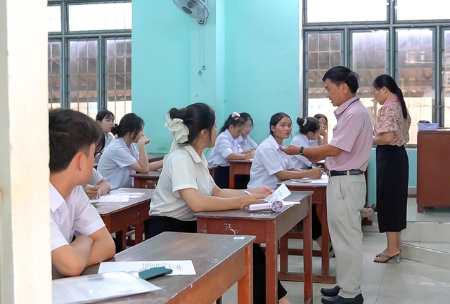 Đặc khu Lý Sơn rà soát an toàn thực phẩm trước kỳ thi tốt nghiệp THPT - Ảnh 4.