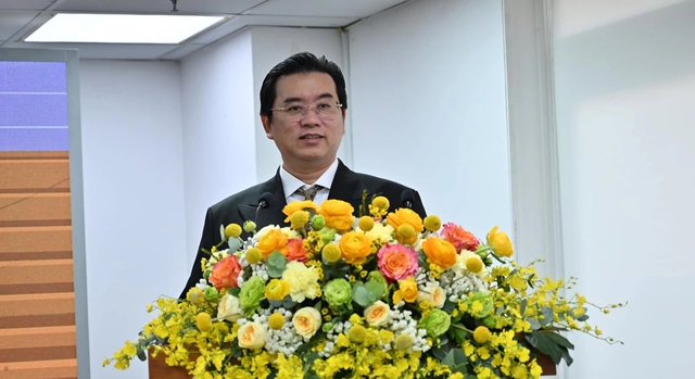 Từ vụ Vải áo dài Đất Lành: AI đang khiến tranh chấp bản quyền thêm phức tạp- Ảnh 2. Từ vụ Vải áo dài Đất Lành: AI đang khiến tranh chấp bản quyền thêm phức tạp- Ảnh 2.