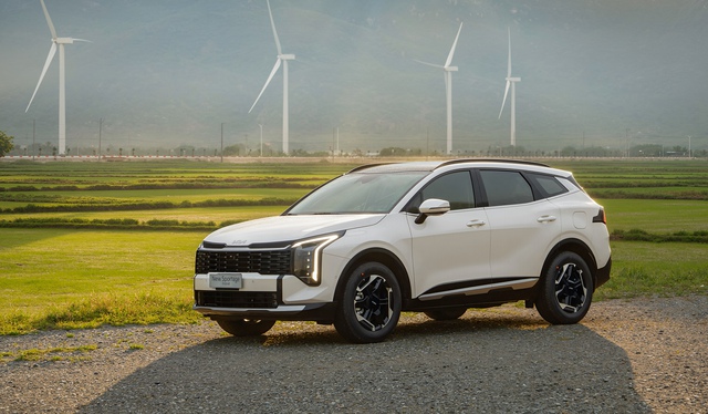 Kia Sportage chốt giá 'sốc' từ 749 triệu, thuộc nhóm C-SUV hấp dẫn bậc nhất thị trường - Ảnh 1.