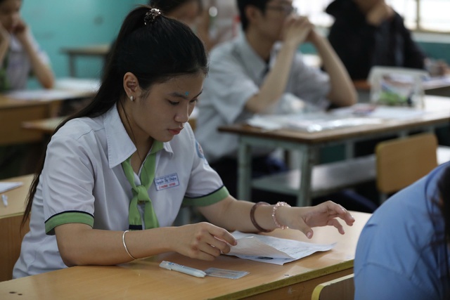 Thi tốt nghiệp THPT 2026: Xem gợi ý giải đề thi môn ngữ văn tại đây - Ảnh 1.