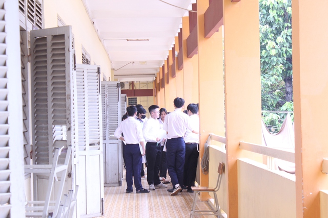 Trang phục thí sinh đi thi tốt nghiệp THPT: Đừng xem nhẹ! - Ảnh 4.