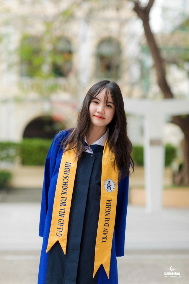 Nữ thủ khoa lớp 10 đầu tiên của Trường Phổ thông Năng khiếu: Vượt lên chính mình - Ảnh 2.