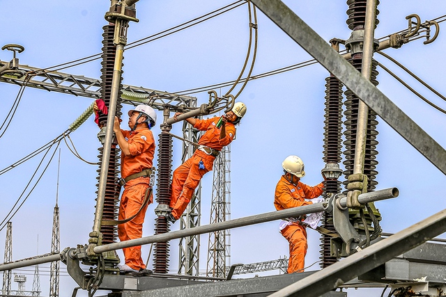Tự hào 50 năm ngành điện thành phố mang tên Bác: Ảnh dự thi - Ảnh 1.