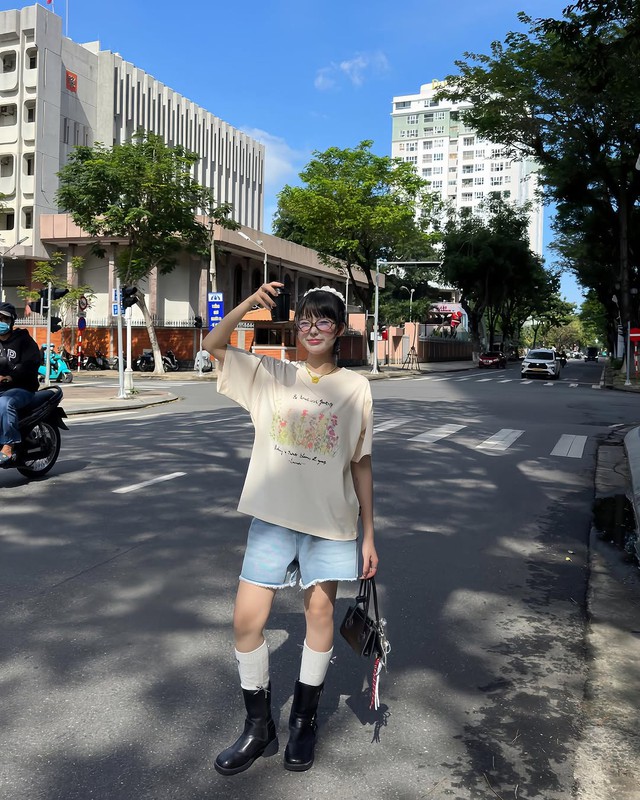 Những công thức diện quần shorts lạ mắt- Ảnh 1. Những công thức diện quần shorts lạ mắt- Ảnh 1.