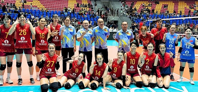 Thanh Th&uacute;y v&agrave; h&agrave;ng chắn tỏa s&aacute;ng, đội tuyển b&oacute;ng chuyền nữ Việt Nam thắng dễ Iran- Ảnh 1.