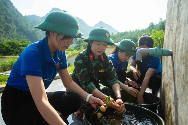 Tìm liệt sĩ trên dãy Trường Sơn: Chung một tấm lòng- Ảnh 2. Tìm liệt sĩ trên dãy Trường Sơn: Chung một tấm lòng- Ảnh 2.