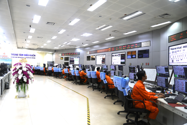 Nhiệt điện Duyên Hải nỗ lực bảo đảm cung ứng điện trong cao điểm- Ảnh 2. Nhiệt điện Duyên Hải nỗ lực bảo đảm cung ứng điện trong cao điểm- Ảnh 2.