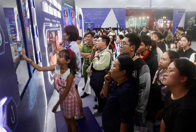 Gala 'Tổ quốc bình yên': Tái hiện 80 năm lịch sử An ninh nhân dân - Ảnh 5.