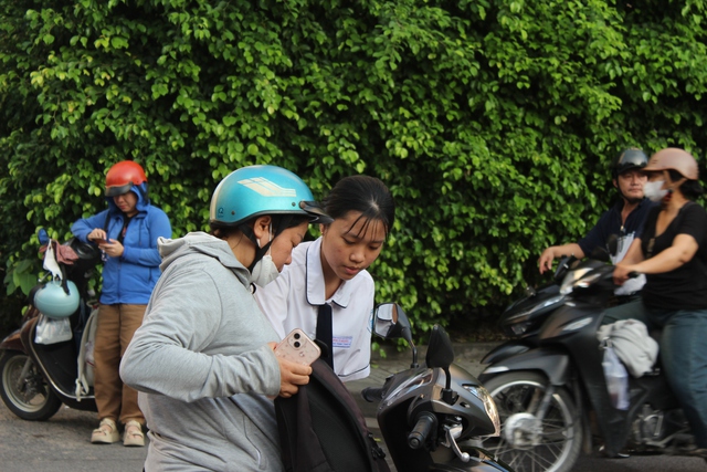 Mẹ học hết lớp 8 mong con đậu đại học ngành trí tuệ nhân tạo - Ảnh 9.