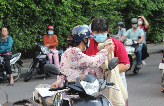 Mẹ học hết lớp 8 mong con đậu đại học ngành trí tuệ nhân tạo - Ảnh 7.