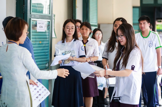 Thi tốt nghiệp THPT 2026: Đề chính thức môn hóa học xem tại đây - Ảnh 5.