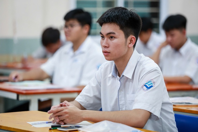 Thi tốt nghiệp THPT 2026: Xem gợi ý giải đề thi môn vật lý tại đây - Ảnh 1.