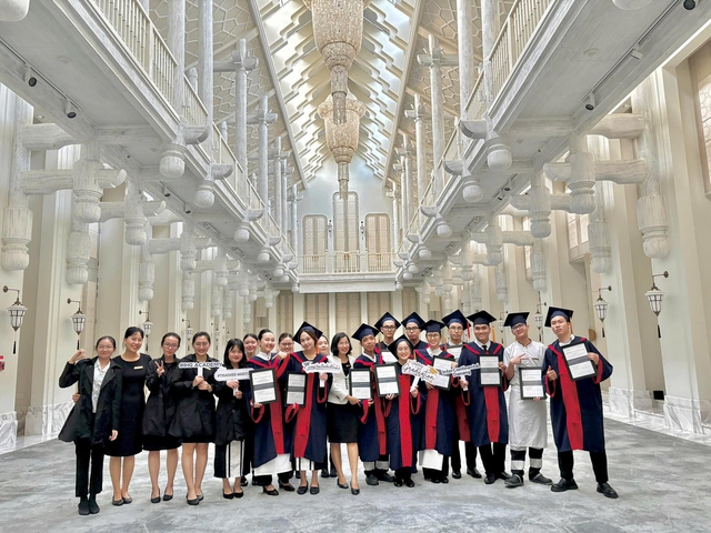 SV Du lịch-Dịch vụ Trường ĐH Đông Á tạo khác biệt bằng trải nghiệm 5 sao - Ảnh 2. SV Du lịch-Dịch vụ Trường ĐH Đông Á tạo khác biệt bằng trải nghiệm 5 sao - Ảnh 2.